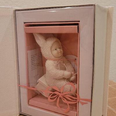 Lot 252: (2) Vintage New Dept. 56 SNOWBABIES Collectibles 