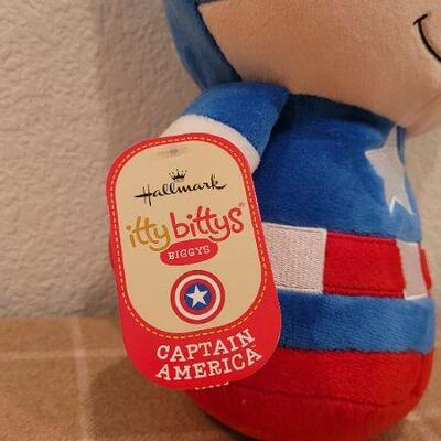 Lot 259: New Hallmark 12" Tall ITTY BITTYS  Biggest CAPTAIN AMERICA Plush Collectible