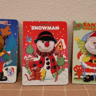 Lot 262: (3) New Children's Christmas Books
