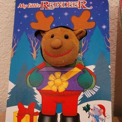 Lot 262: (3) New Children's Christmas Books