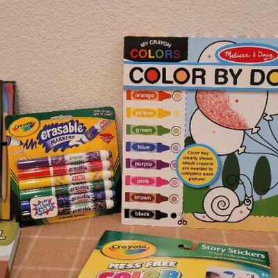 Lot 264: Assorted NEW Children's Activity Arts and Crafts Bundle