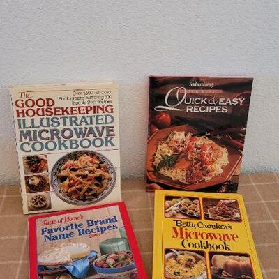 Lot 25: Assorted Hardback Cook Books