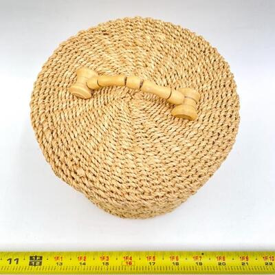 SMALL WOVEN LIDDED BASKET WITH BEADED HANDLE (LOT #124)