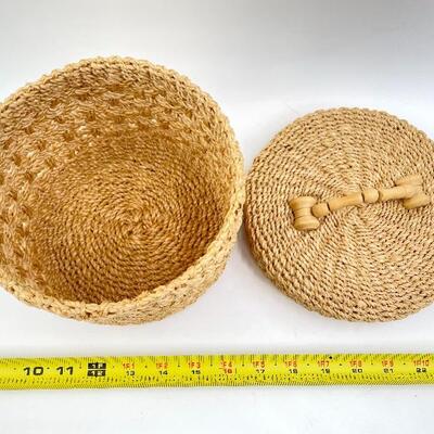SMALL WOVEN LIDDED BASKET WITH BEADED HANDLE (LOT #124)