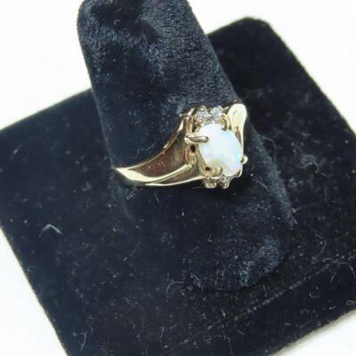 10k diamond and Opalescent ring