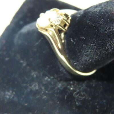 10k diamond and Opalescent ring