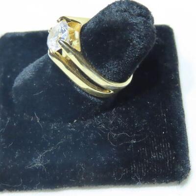 18k HGE marked solitare ring
