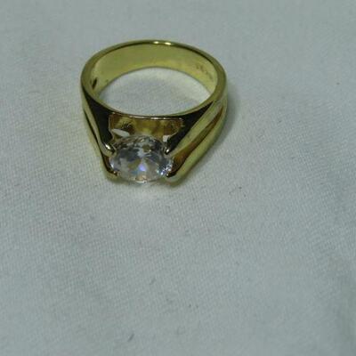 18k HGE marked solitare ring