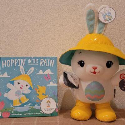 Lot 48: New HALLMARK Hoppin Bunny w/ Activity Book