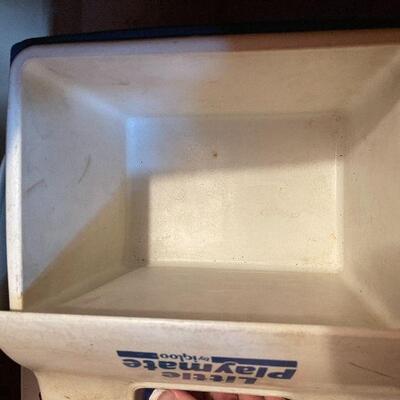 G8: Two Igloo Coolers