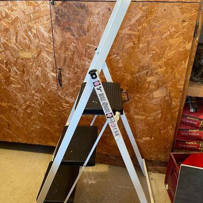 G9: Three Step Skinny Mini Step Ladder