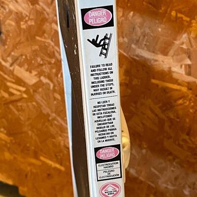 G9: Three Step Skinny Mini Step Ladder