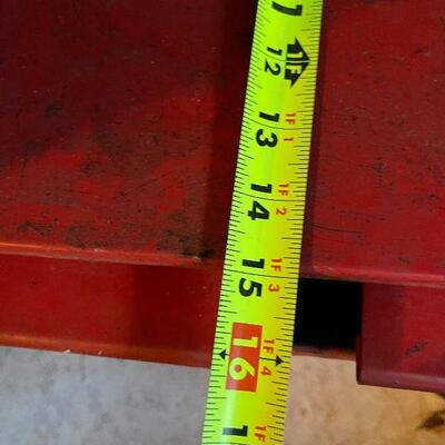 G19: Craftsman Rolling Work Cart with Foldable End Table