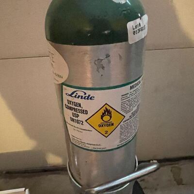 G27: Medical Oxygen Tank Cart and Tanks