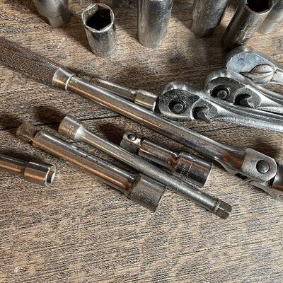 G34: Set of Large American Sockets, Ratchets, and Extenders