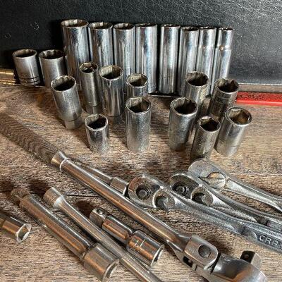 G34: Set of Large American Sockets, Ratchets, and Extenders