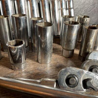 G34: Set of Large American Sockets, Ratchets, and Extenders