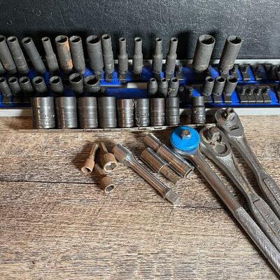 G37: Lot of Metric Sockets, Rachets, and Extenders