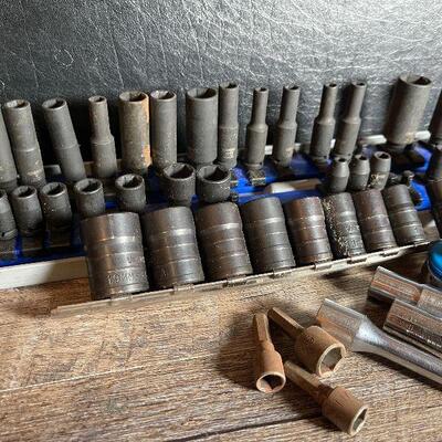 G37: Lot of Metric Sockets, Rachets, and Extenders