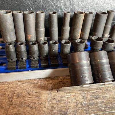 G37: Lot of Metric Sockets, Rachets, and Extenders