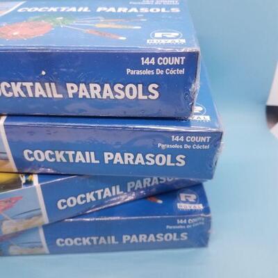Lot #5 - 4 new boxes of cocktail parasols