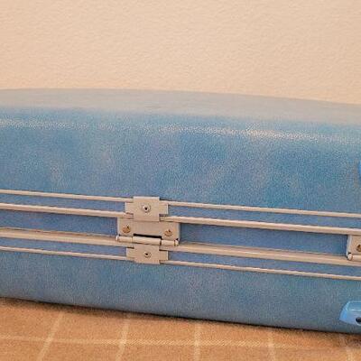 Lot 59: Vintage SAMSONITE SILHOUETTE Blue Sky Mid Century Modern Suitcase 