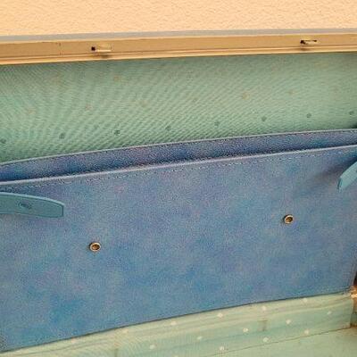 Lot 78: Vintage SAMSONITE Mid Century Modern Blue Sky Luggage and Briefcase Set