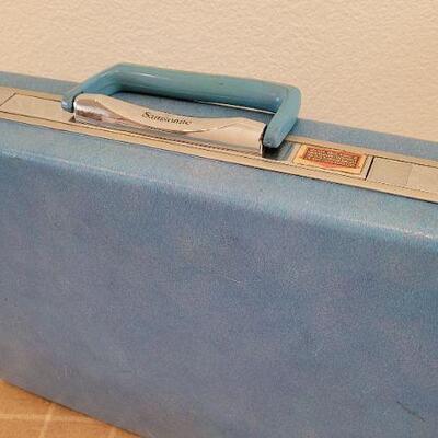 Lot 78: Vintage SAMSONITE Mid Century Modern Blue Sky Luggage and Briefcase Set