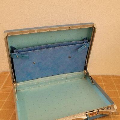 Lot 78: Vintage SAMSONITE Mid Century Modern Blue Sky Luggage and Briefcase Set