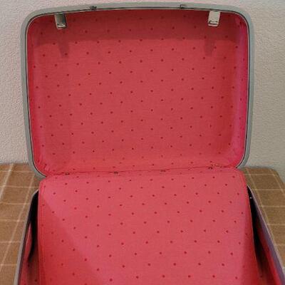 Lot 79: Vintage SAMSONITE SILHOUETTE Pink Sky Luggage 