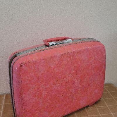Lot 79: Vintage SAMSONITE SILHOUETTE Pink Sky Luggage 