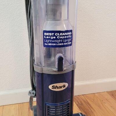 Lot 80: SHARK NAVIGATOR Vacuum Cleaner TESTED A+ & CLEAN 