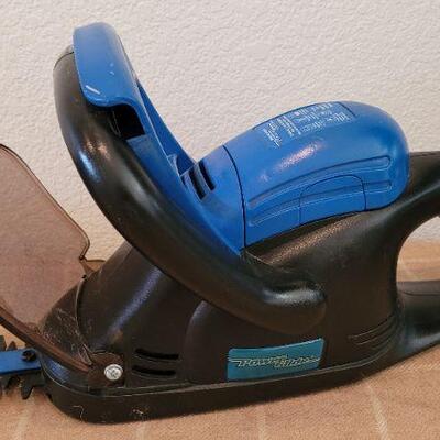 Lot 85: 18" Cordless Hedge Trimmer 