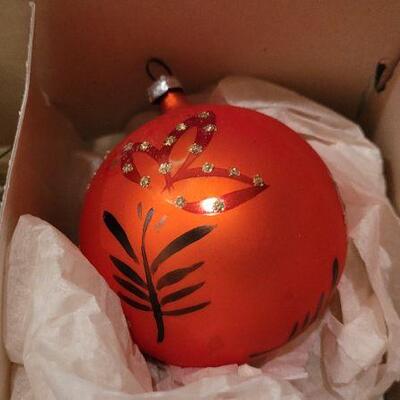 Lot 90: Vintage Christmas Ornaments Lot