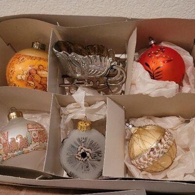 Lot 90: Vintage Christmas Ornaments Lot
