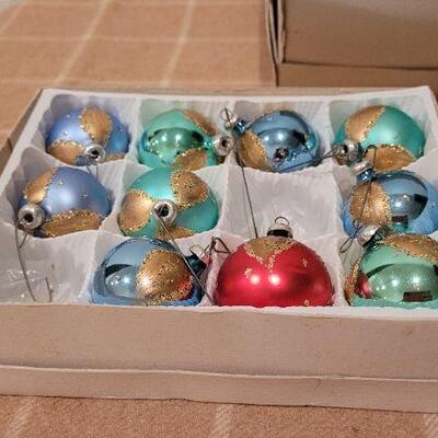 Lot 90: Vintage Christmas Ornaments Lot