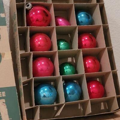 Lot 94: Assorted Vintage Shiny Brite Christmas Ornaments 