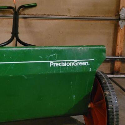 Lot 98: Large SCOTT'S Precision Adjustable Green GARDEN Seed Spreader 