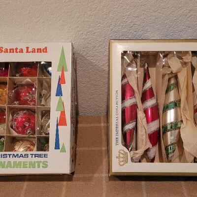 Lot 104: Assorted Vintage Christmas Ornaments 