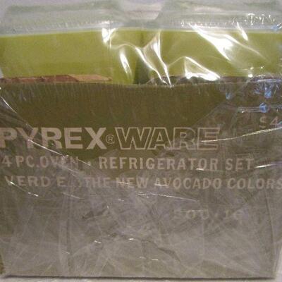 #1 Vintage Pyrex Ware 8 piece Avocado color dishes New in package