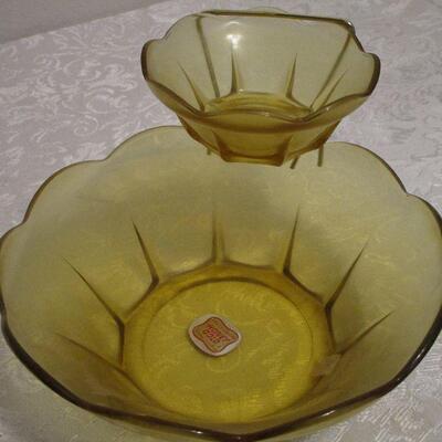 #10 Vintage Chip and Dip Three Piece Set by Anchor Hocking 