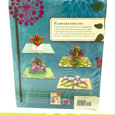PAPER TABLE BOUQUET BOOK BY RAY MARSHALL (LOT #142)