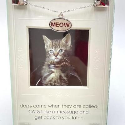 SMALL GLASS CAT FRAME (LOT #148)