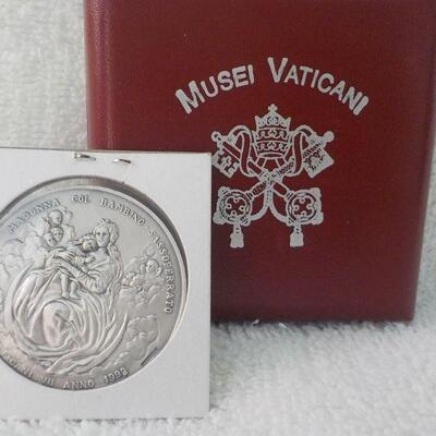 Vatican Solid Silver Commemorative coin.. 