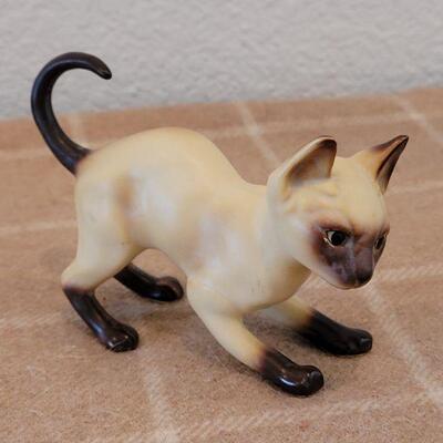 Lot 147: Vintage Siamese Cat Deco