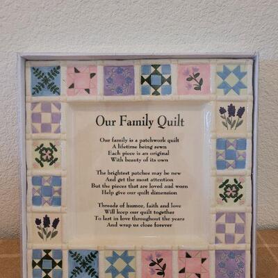 Lot 152: NEW Our Family Quilt Plate