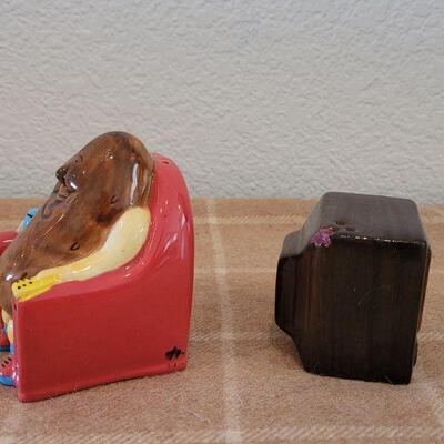 Lot 162: Vintage Omnibus Salt and Pepper Shakers (TV has some chips- shown in photos)