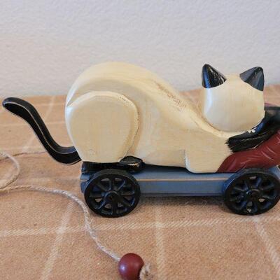 Lot 187: Kitty Pull Toy Deco