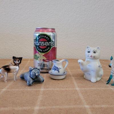 Lot 188: Miniature Kitty Deco Lot