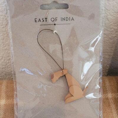 Lot 196: New East of India Ornaments 